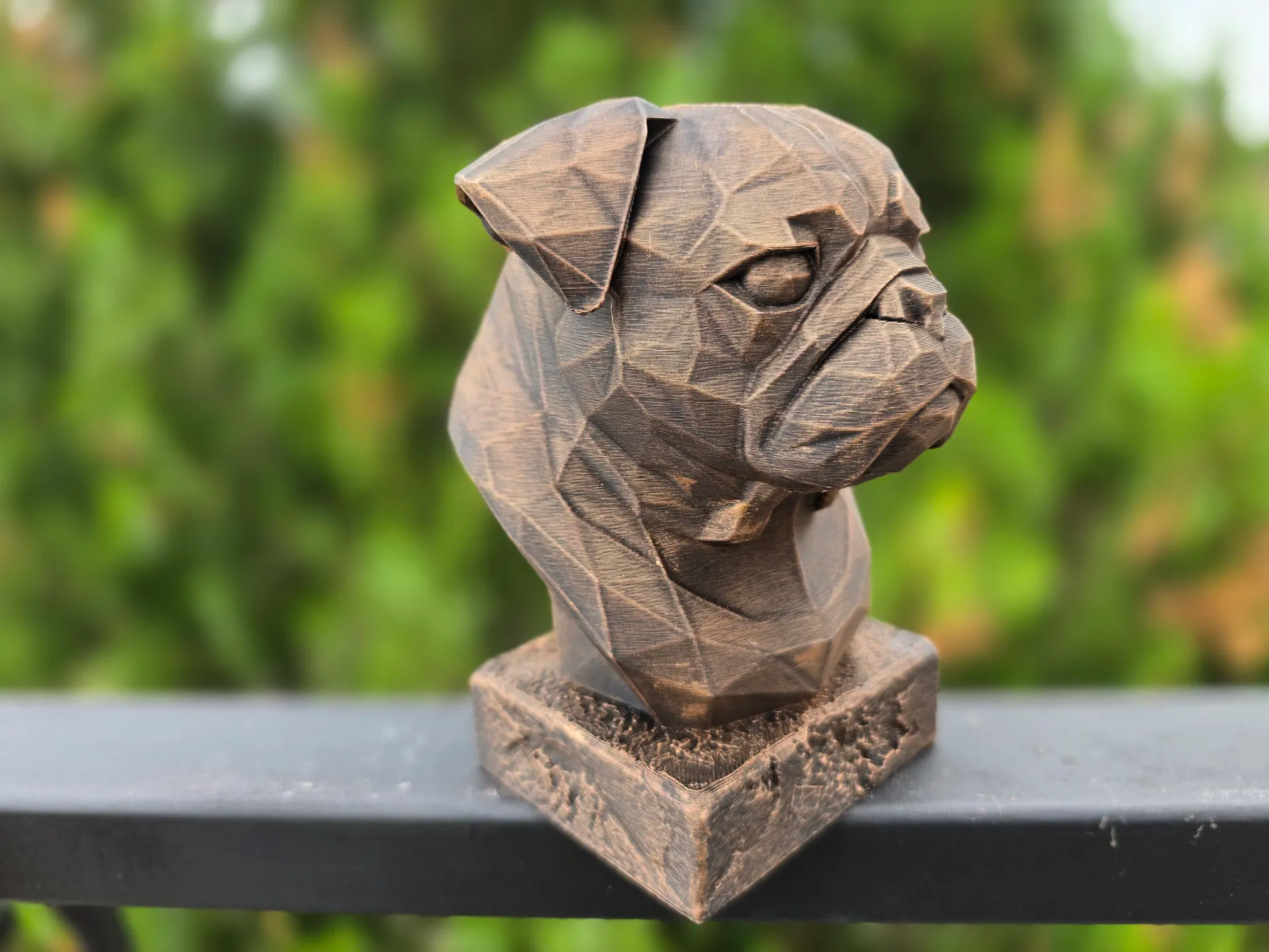 PUG POLİGONLU BÜST